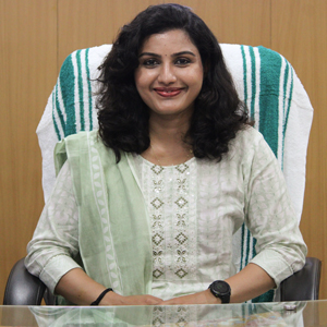 <h6>Dr. Renu Raj, IAS